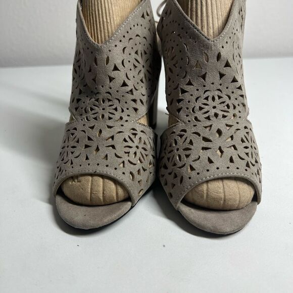 GUESS "Tommie" Light Brown Peep Toe Platform Heel Shoes Size 7,5 - Picture 4 of 11